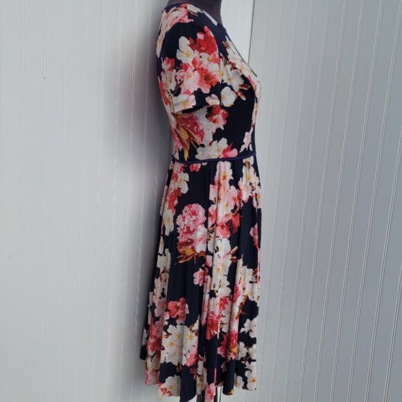 Brand New Maggy London Women's Floral Pleated Dress - Picture 4 of 9